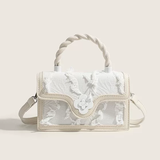 Sac carré petit en cuir véritable pour femme, modèle 2025, avec franges, porté main ou en bandoulière, tendance et polyvalent, idéal toute l’année.